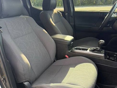 Used 2019 Toyota Tacoma TRD Off-Road AWD/4WD image 22