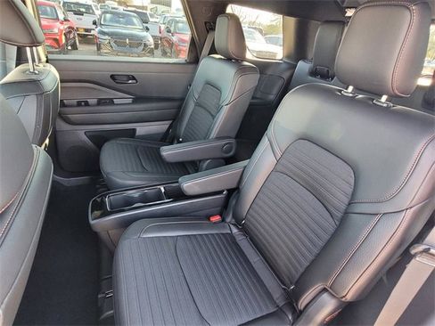 New 2025 Nissan Pathfinder Rock Creek image 6