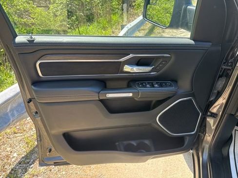 Used 2023 RAM 1500 Laramie AWD/4WD image 8