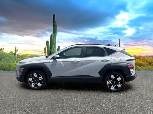 Used 2024 Hyundai Kona SEL AWD/4WD image 3