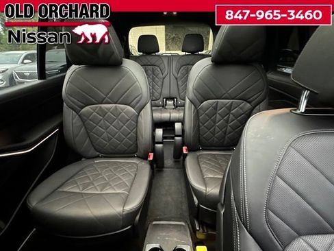 Used 2023 BMW X7 xDrive40i w/ M Sport Package AWD/4WD image 12