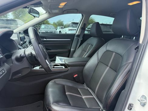 Certified 2023 Nissan Altima 2.5 SR FWD image 12