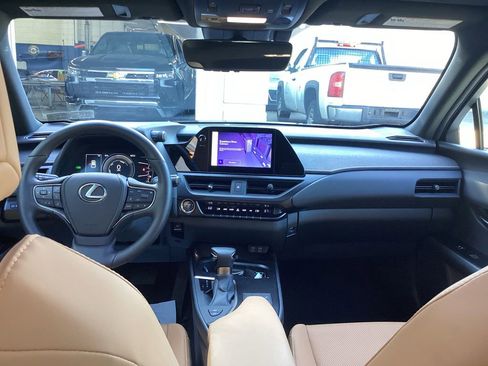 Used 2024 Lexus UX 250h AWD w/ Premium Package image 33