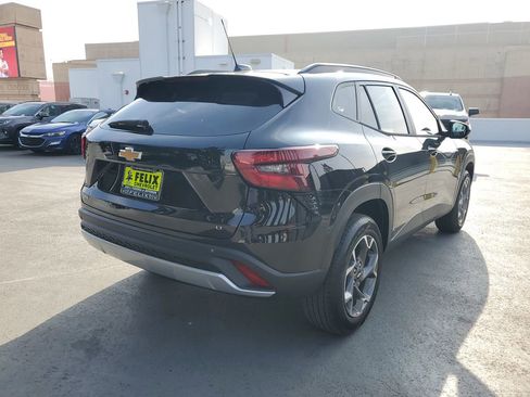 New 2026 Chevrolet Trax LT image 3