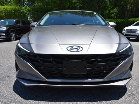 Used 2023 Hyundai Elantra SE FWD image 5