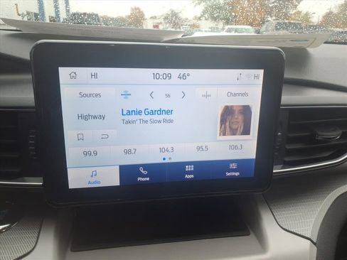 Certified 2023 Ford Explorer XLT w/ Equipment Group 202A image 17