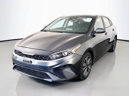Used 2023 Kia Forte LXS FWD image 4