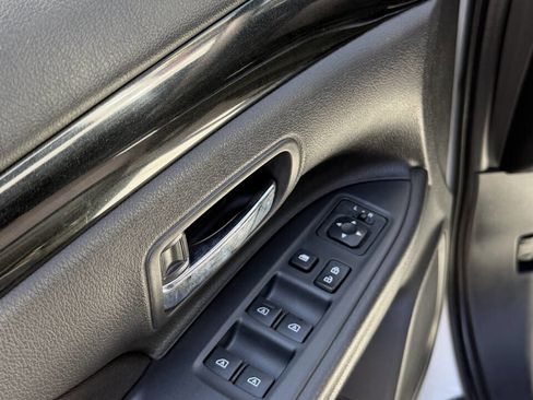 Used 2020 Mitsubishi Outlander ES image 22