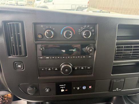 Used 2020 Chevrolet Express 3500 image 22