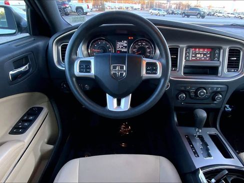 Used 2011 Dodge Charger SE image 5