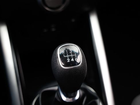 Used 2016 Hyundai Veloster image 36