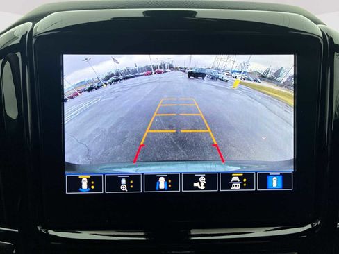 Certified 2023 Chevrolet Traverse LT w/ Rear Camera Mirror Package image 14