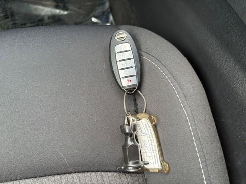 Used 2025 Nissan Altima 2.5 SV FWD image 21