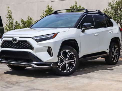 Used 2025 Toyota RAV4 XSE w/ Premium Package AWD/4WD image 1