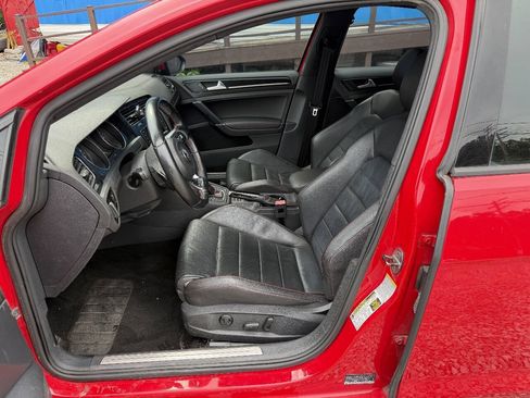 Used 2015 Volkswagen Golf 4-Door FWD image 11