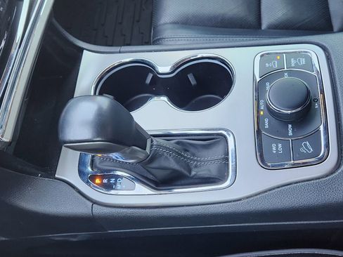 Used 2020 Jeep Grand Cherokee Overland image 24