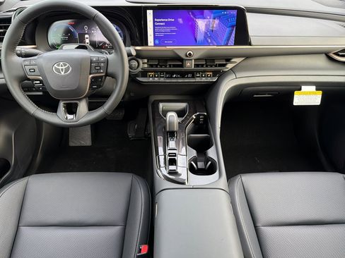 New 2026 Toyota Crown Platinum image 11