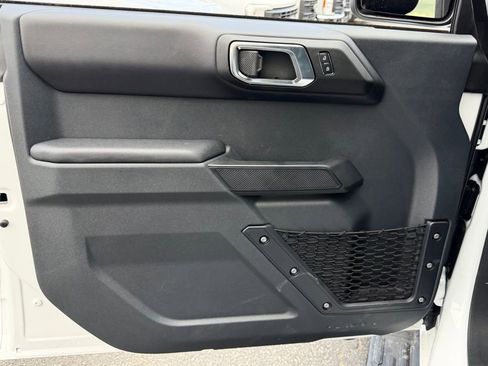 New 2025 Ford Bronco Badlands image 12