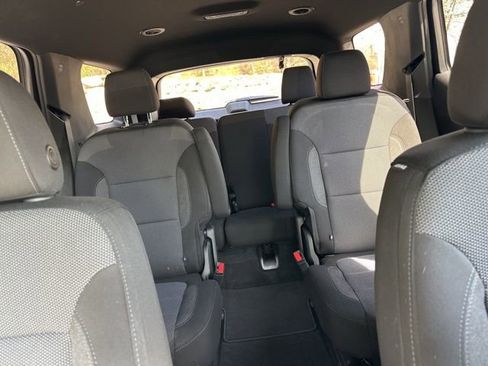 Used 2023 Chevrolet Traverse LT AWD/4WD image 32