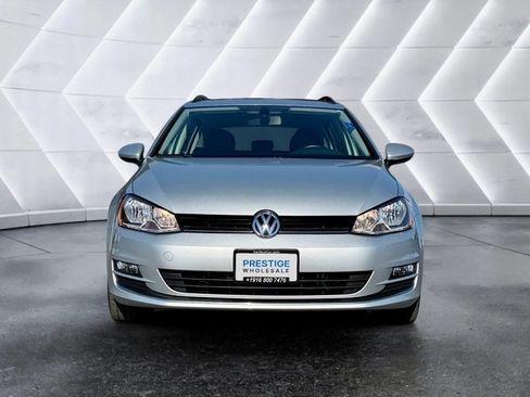 Used 2017 Volkswagen Golf SE FWD image 2