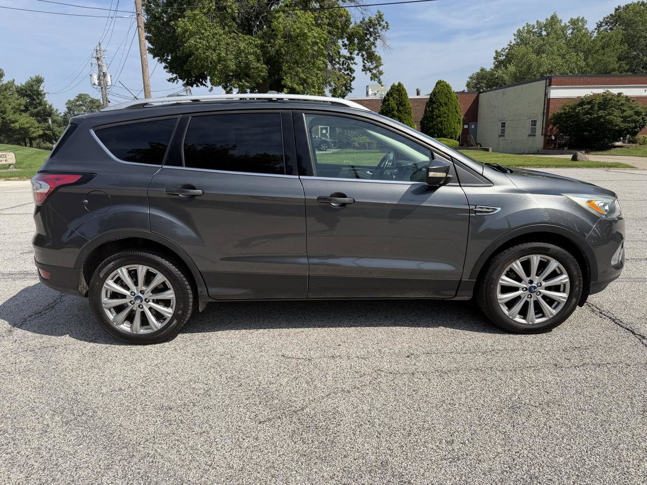 Used 2017 Ford Escape Titanium AWD/4WD image 4