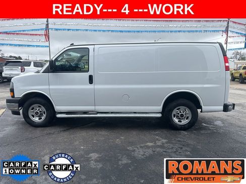 Used 2024 GMC Savana 2500 w/ Driver Convenience Package image 6