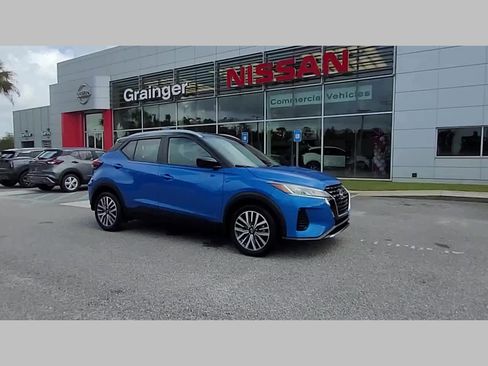 Used 2023 Nissan Kicks SV image 17