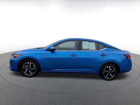 Used 2025 Nissan Sentra SV image 9