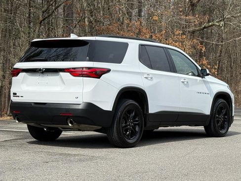 Used 2023 Chevrolet Traverse LT w/ Midnight/Sport Edition image 4