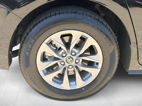 Certified 2026 Toyota Sienna LE FWD image 15
