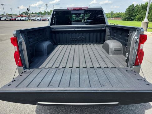 Used 2024 Chevrolet Silverado 1500 High Country w/ Technology Package AWD/4WD image 12