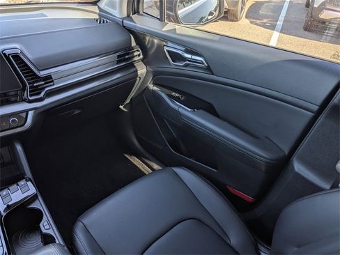 Certified 2025 Kia Sportage EX image 21