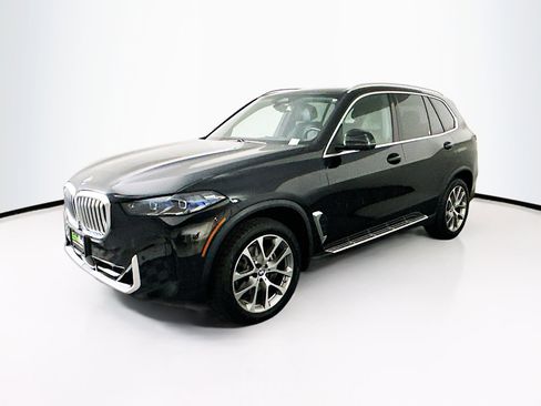 Used 2024 BMW X5 sDrive40i image 3