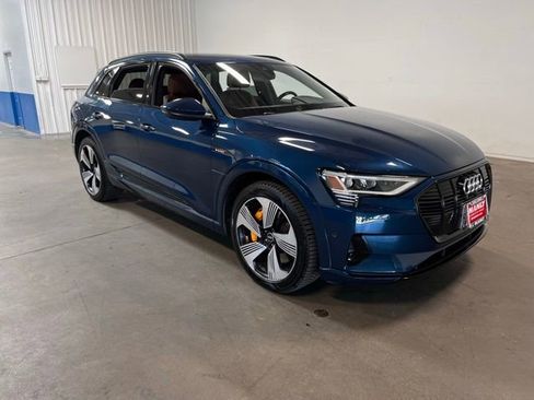 Used 2022 Audi e-tron Premium Plus w/ Premium Plus Package AWD/4WD image 1