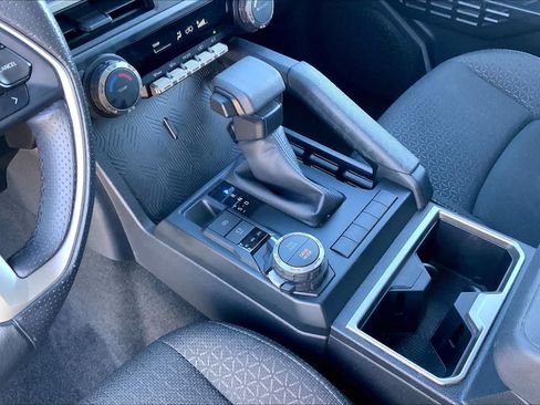 Used 2025 Toyota 4Runner SR5 AWD/4WD image 17