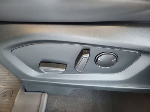 Used 2023 Ford Explorer XLT w/ Equipment Group 202A image 20