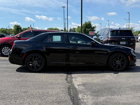 Used 2020 Chrysler 300 S RWD image 2
