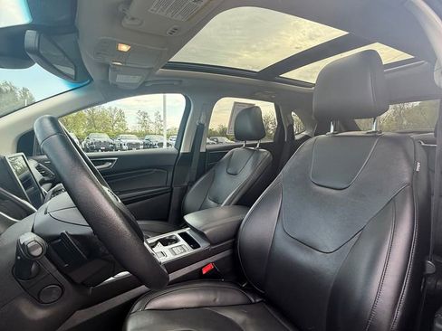 Used 2021 Ford Edge Titanium w/ Equipment Group 301A AWD/4WD image 17
