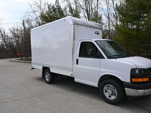 New 2026 Chevrolet Express 3500 w/ Power Convenience Package image 5