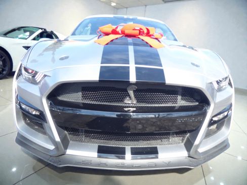 Used 2021 Ford Mustang Shelby GT500 w/ Technology Package image 5