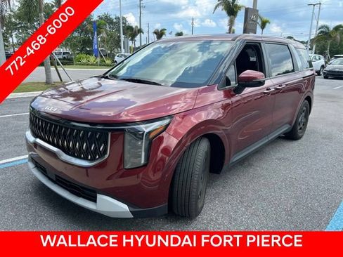 Used 2025 Kia Carnival FWD image 1