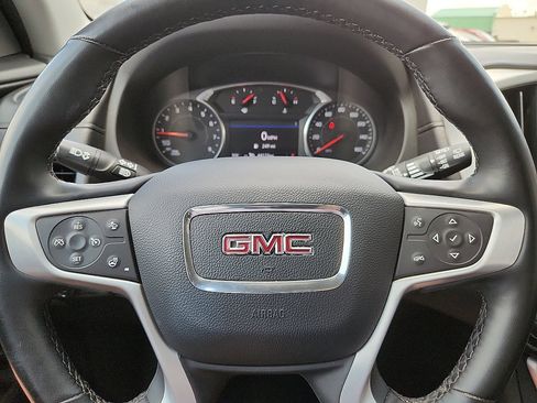Used 2024 GMC Terrain SLT image 11