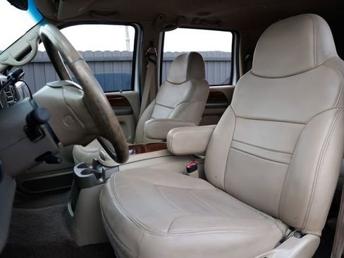 Used 2000 Ford Excursion Limited image 9