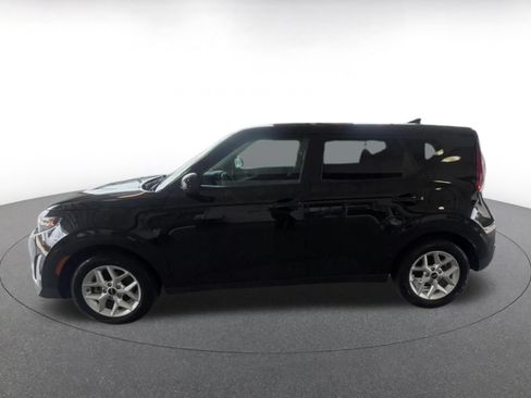 Used 2025 Kia Soul LX w/ LX Technology Package FWD image 6