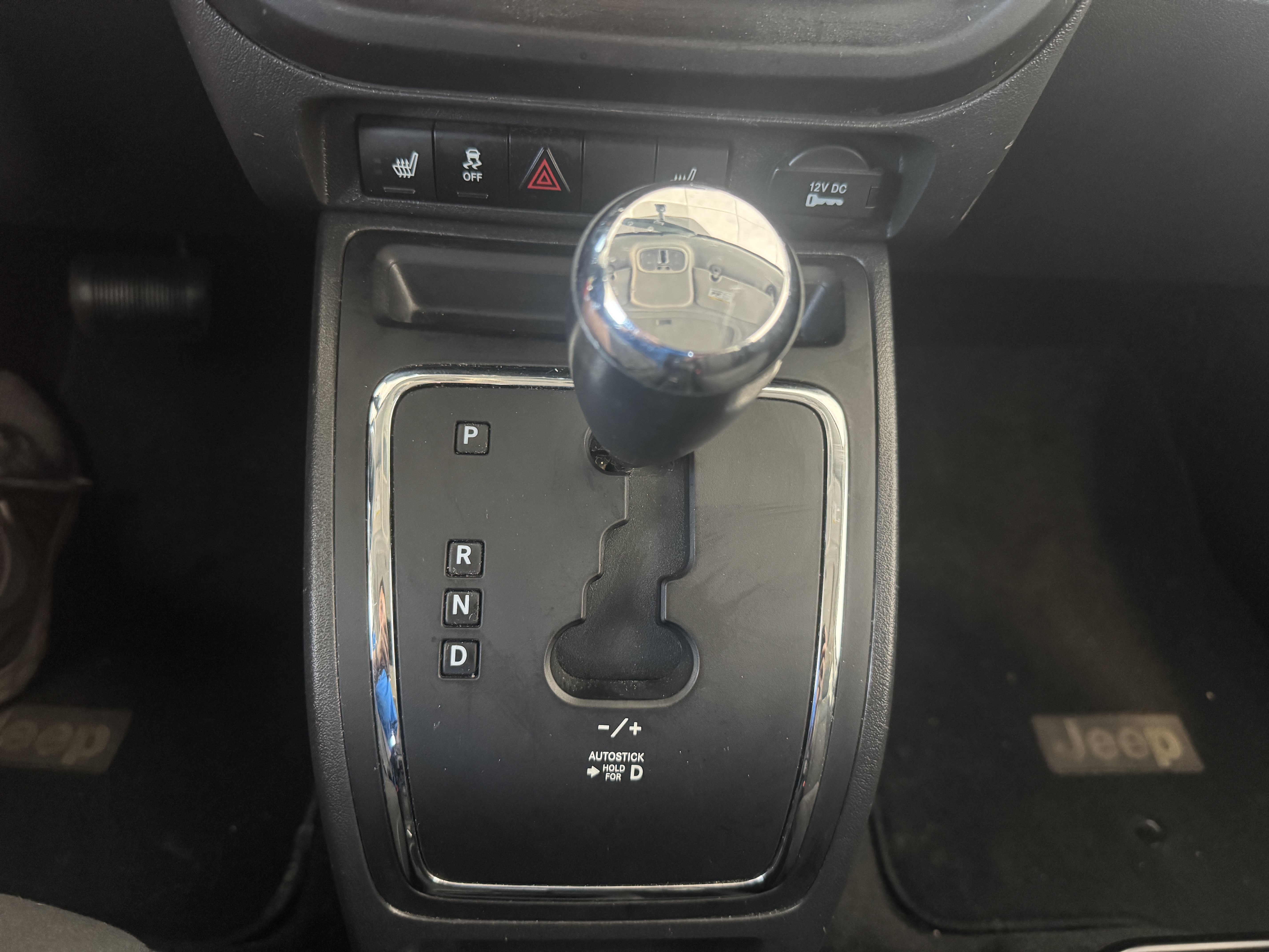 Used 2013 Jeep Compass Latitude w/ Sun/Sound Group AWD/4WD image 16