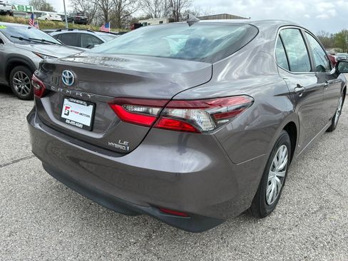 Used 2023 Toyota Camry LE image 3