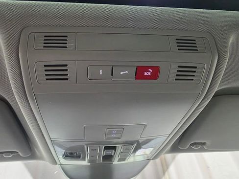 Used 2025 Volkswagen Taos SEL image 22