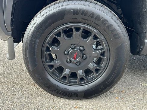 New 2025 Toyota Tacoma SR5 image 12