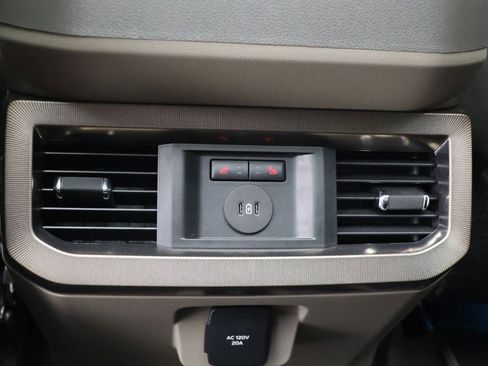 Used 2025 Ford F250 Platinum w/ Platinum Plus Package image 21