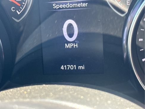 Used 2022 Jeep Wrangler Sport AWD/4WD image 12